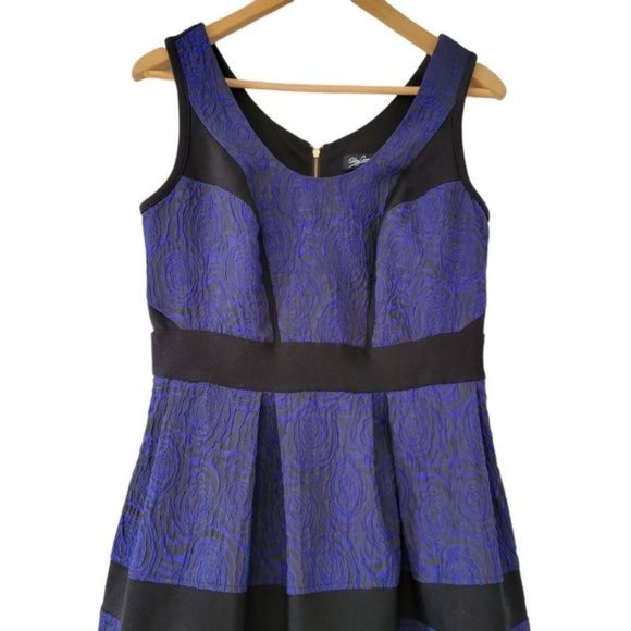 Oleg Cassini Sleeveless Pleated Brocade Dress Size 8. - Picture 3 of 8